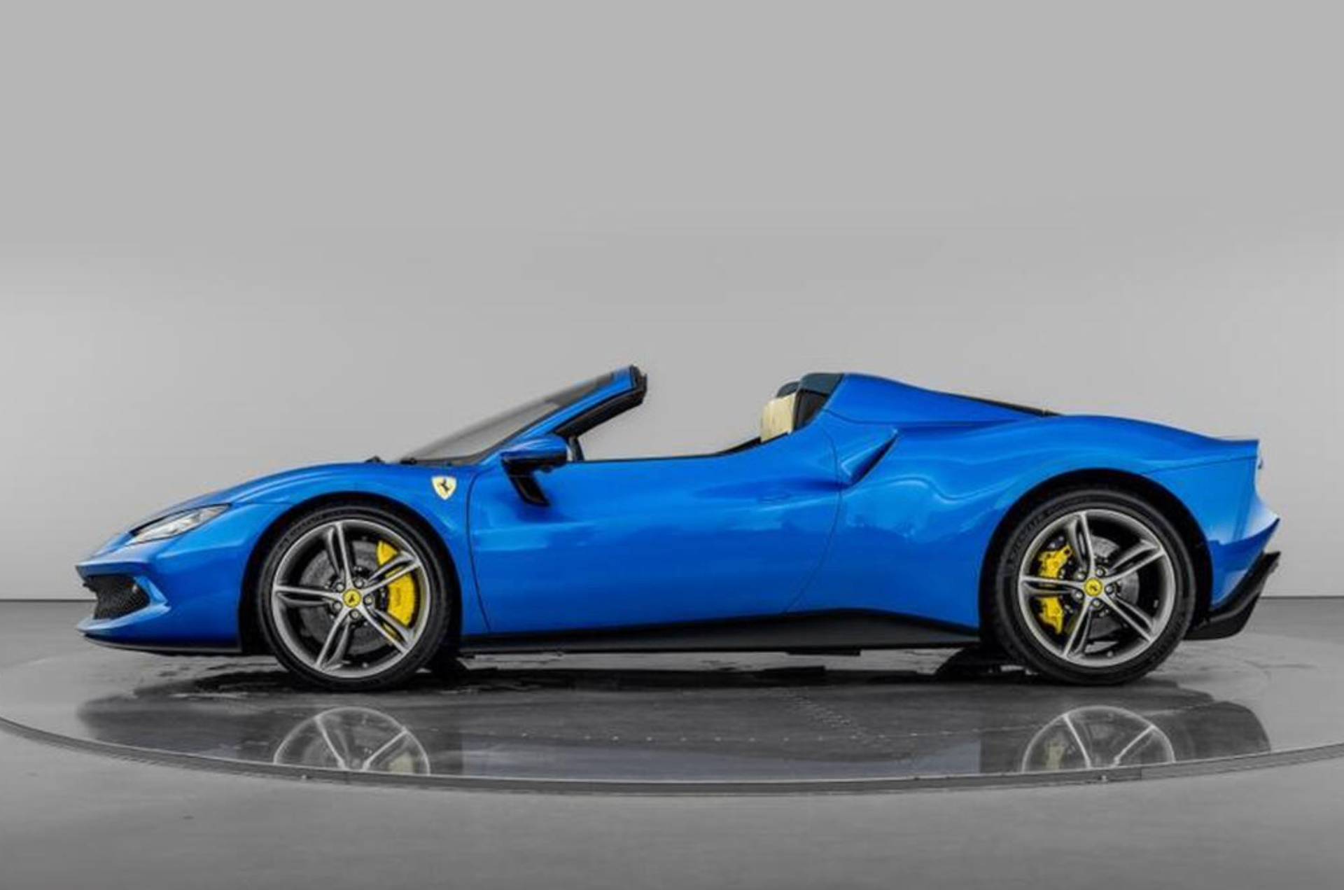 Ferrari 296 GTS
