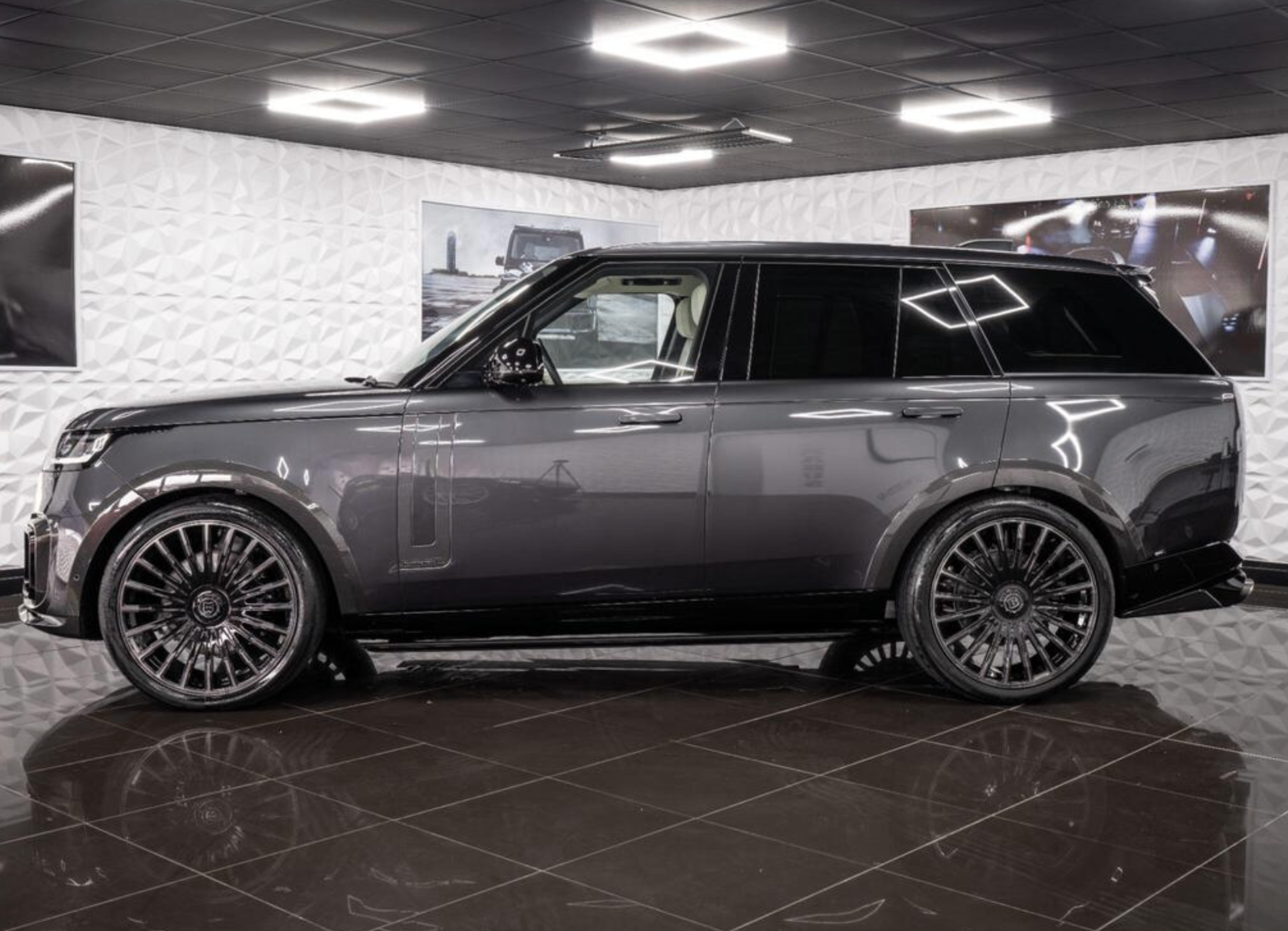 Range Rover SV