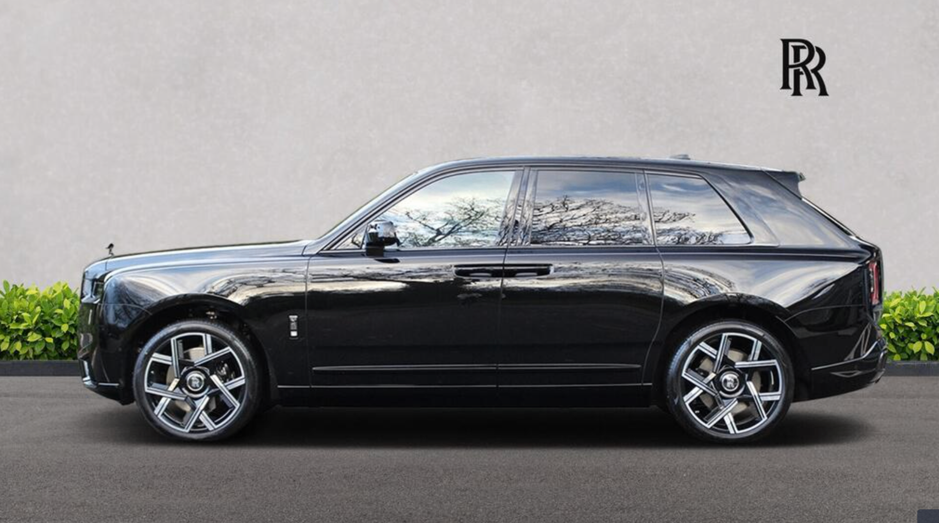 Rolls-Royce Cullinan Black Badge